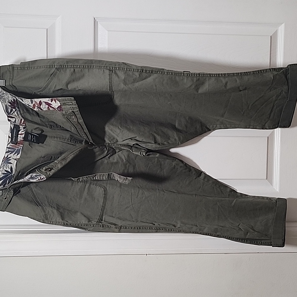 New Ashley STEWART capris size 22